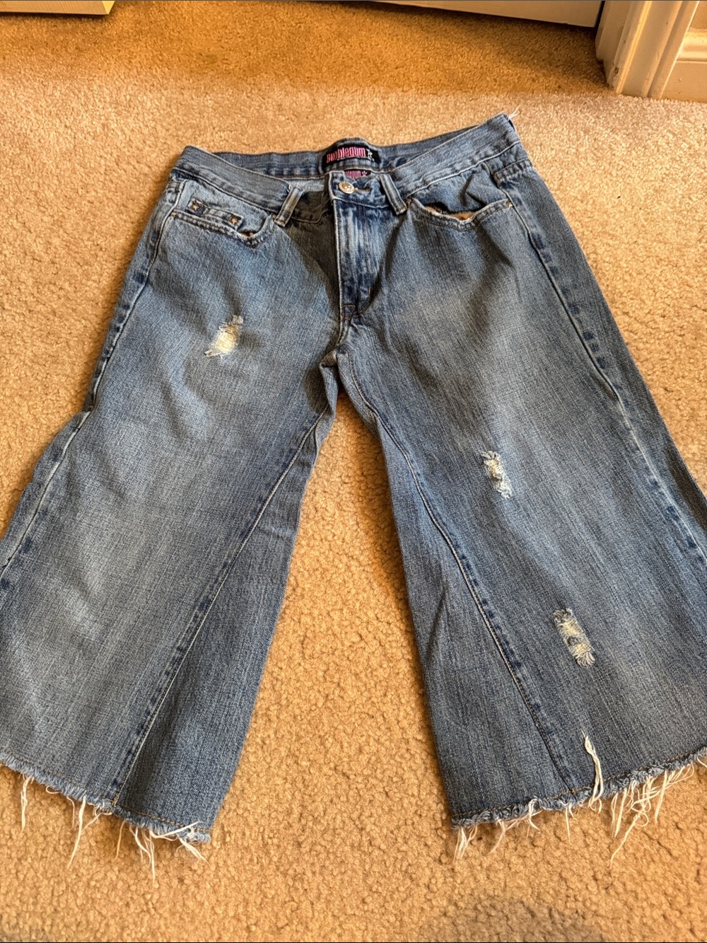 Juniors - Cropped Distressed Cropped Jeans - Size 7/8